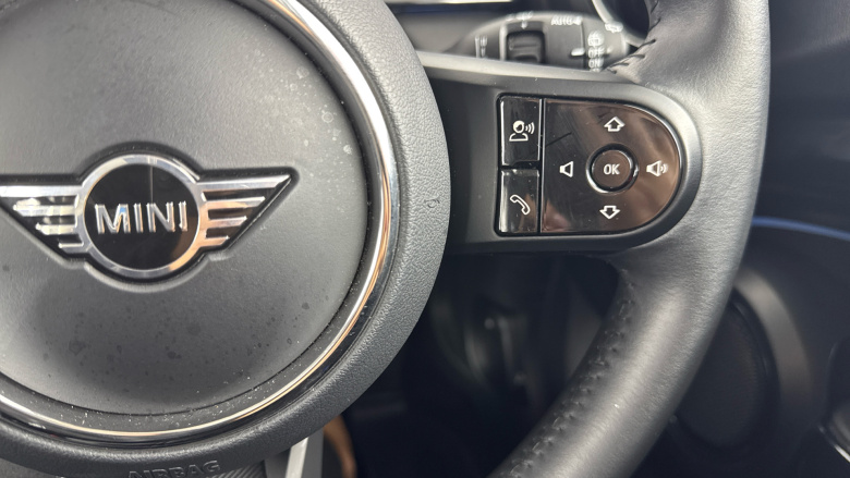 MINI Hatchback 1.5 Cooper Classic 5dr Petrol Hatchback